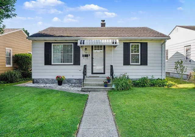 Homes for sale in Mishawaka, IN | 213 E Lowell Ave, Mishawaka, IN 46545 | MLS# 202626963