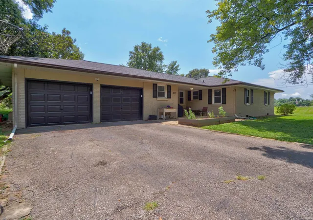 3rd image of 8977 W County Road 80 N Road, Richland, IN 47634 | MLS# 202626975