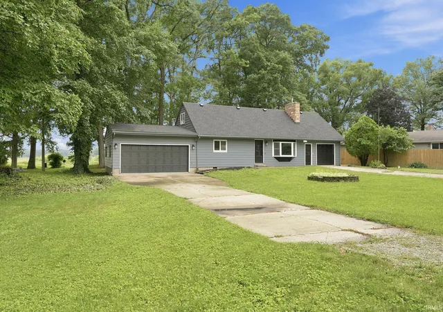 3rd image of 18111 Faylor Dr, Huntertown, IN 46748 | MLS# 202626976