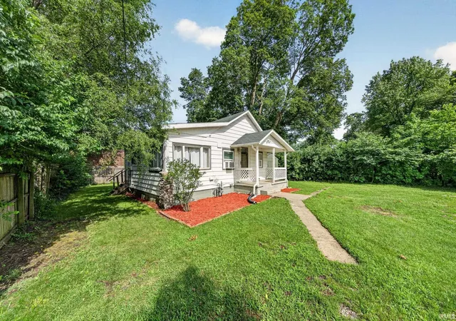 2nd image of 213 Riverview Ave, Elkhart, IN 46516 | MLS# 202626979