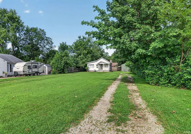 23rd image of 213 Riverview Ave, Elkhart, IN 46516 | MLS# 202626979