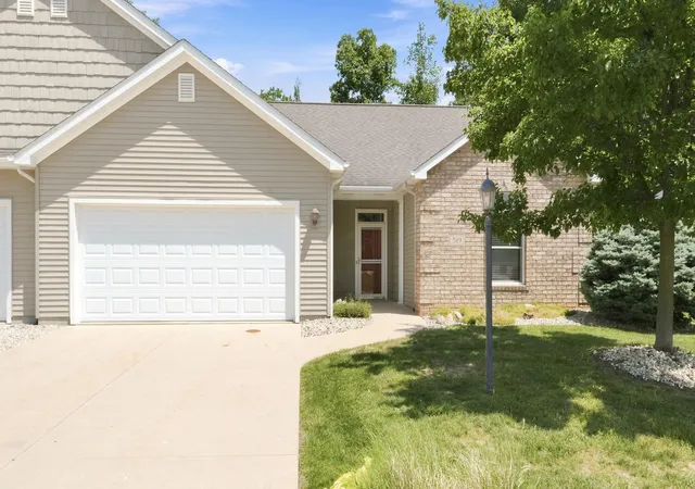 Homes for sale in Angola, IN | 519 Williamson Cir, Angola, IN 46703 | MLS# 202626993