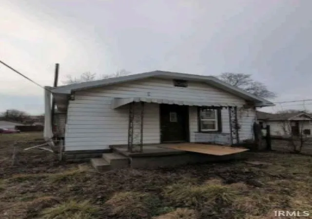 Homes for sale in Muncie, IN | 2408 S Mulberry St, Muncie, IN 47302 | MLS# 202626996
