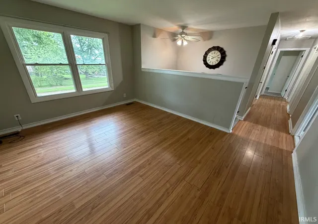 2nd image of 407 Indian Trail Dr, Evansville, IN 47715 | MLS# 202627001