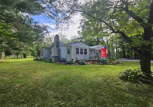 2nd image of 5379 E Simpson Lake Dr, Vincennes, IN 47591 | MLS# 202627004