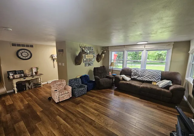 4th image of 5379 E Simpson Lake Dr, Vincennes, IN 47591 | MLS# 202627004