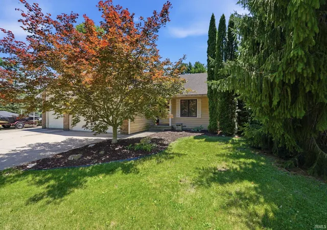 Photo 3 of Sale Pending at 12706 Leo Rd, Fort Wayne, IN 46845 | MLS# 202627021 | Listing updated on 2026-07-13