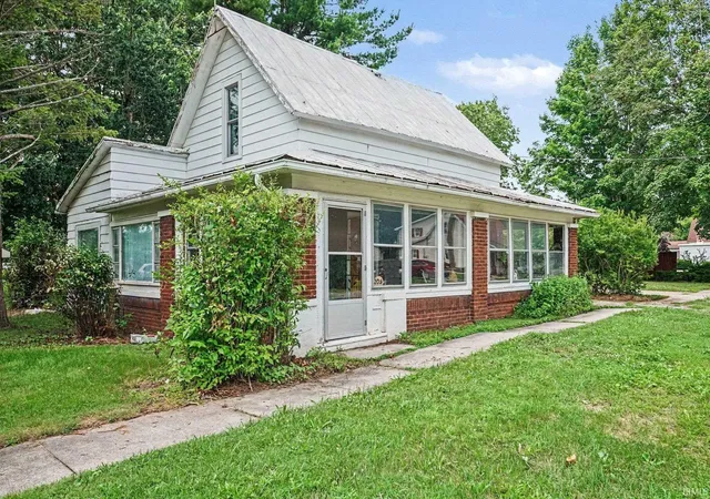 2nd image of 205 N West St, Milford, IN 46542 | MLS# 202627027