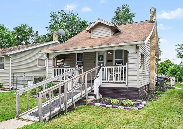 Photo 2 of Manufactured home for sale at 801 Dundee St, South Bend, IN 46619 | MLS# 202627045 | Listing updated on 2026-08-26