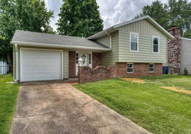 Photo 1 of Sale Pending at 417 Old Cannon Way, Evansville, IN 47711 | MLS# 202627050 | Listing updated on 2026-07-24