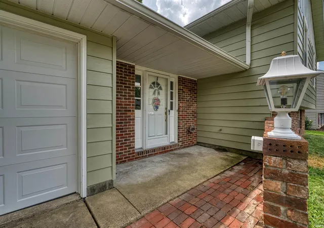 Photo 3 of Sale Pending at 417 Old Cannon Way, Evansville, IN 47711 | MLS# 202627050 | Listing updated on 2026-07-24