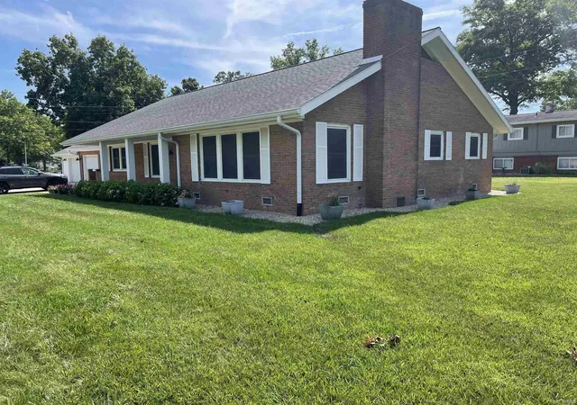 3rd image of 505 Meadow Ln, Hartford City, IN 47348 | MLS# 202627057