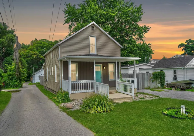 3rd image of 615 Oldfather St, Warsaw, IN 46580 | MLS# 202627062