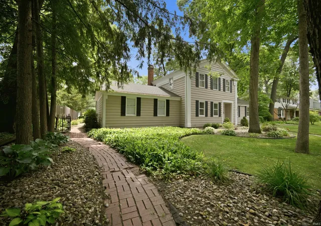 2nd image of 1528 Dogwood Dr, Elkhart, IN 46514 | MLS# 202627070