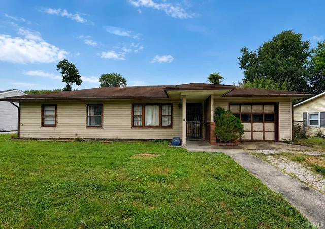 Photo 1 of Sale Pending at 5221 Chadwick Rd, Evansville, IN 47710 | MLS# 202627078 | Listing updated on 2026-07-09