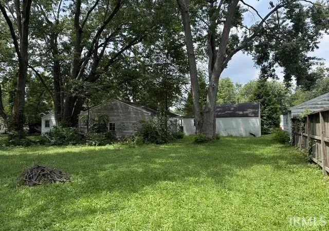 Photo 3 of Manufactured home for sale at 616 Ellenhurst Dr, Anderson, IN 46012 | MLS# 202627079 | Listing updated on 2026-07-09
