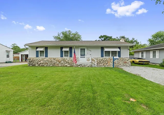 Photo 2 of Sale Pending at 4100 E Riverside Dr, Evansville, IN 47714 | MLS# 202627085 | Listing updated on 2026-07-10