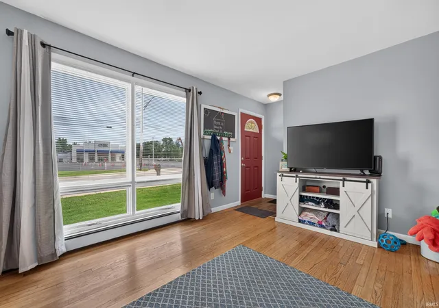 5th image of 612 W Main St, Greentown, IN 46936 | MLS# 202627099