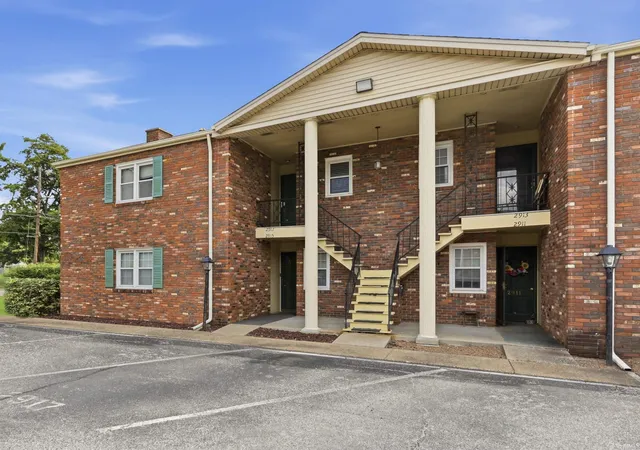 Homes for sale in Evansville, IN | 2917 Washington Ave, Evansville, IN 47714 | MLS# 202627107