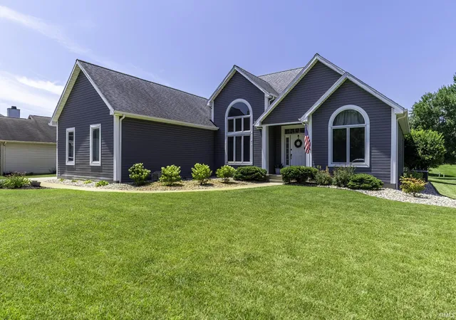 Photo 1 of Sale Pending at 825 Lydia Dr, Warsaw, IN 46582 | MLS# 202627110 | Listing updated on 2026-09-28