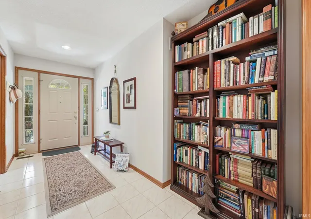 Photo 4 of Sale Pending at 2815 Cliffwood Ln, Fort Wayne, IN 46825 | MLS# 202627116 | Listing updated on 2026-07-11