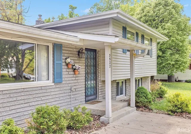 2nd image of 3522 E Grandview Dr, Bloomington, IN 47408 | MLS# 202627121