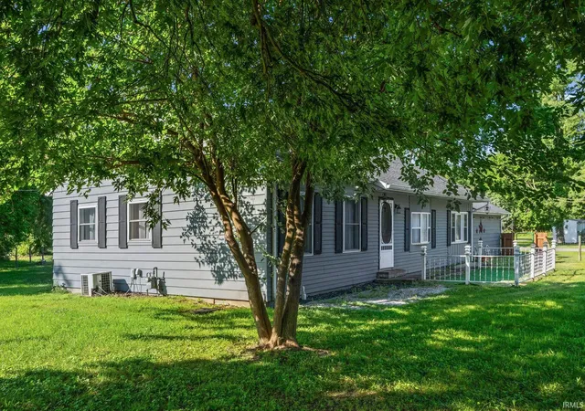 Homes for sale in Monon, IN | 407 N Dorothy St, Monon, IN 47959 | MLS# 202627127