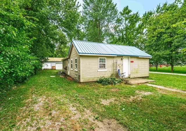 3rd image of 407 E Maple St, Gaston, IN 47342 | MLS# 202627136