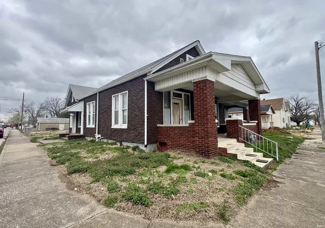 Homes for sale in Evansville, IN | 1200 N Third Ave, Evansville, IN 47710 | MLS# 202627139