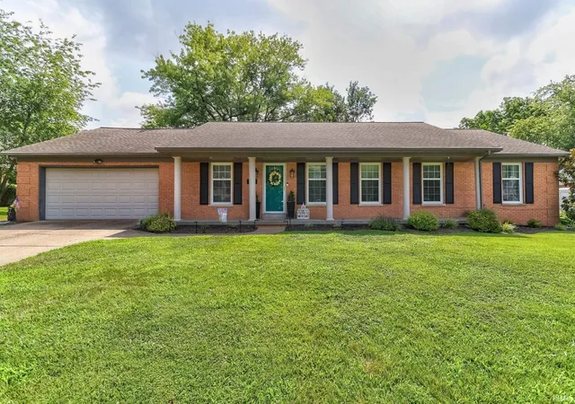 Homes for sale in Newburgh, IN | 5157 W Sherwood Dr, Newburgh, IN 47630 | MLS# 202627141