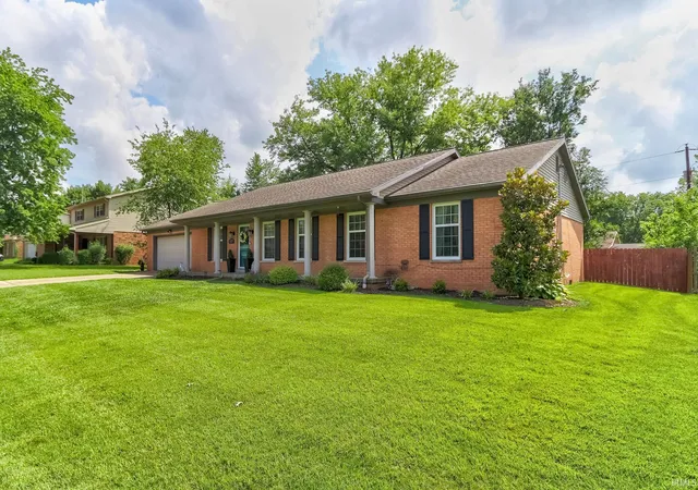Homes for sale in Newburgh, IN | 5157 W Sherwood Dr, Newburgh, IN 47630 | MLS# 202627141
