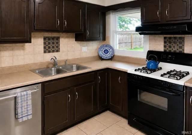 2nd image of 525 W Mill Rd, Evansville, IN 47710 | MLS# 202627143