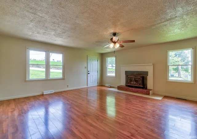 5th image of 3524 Kratzville Rd, Evansville, IN 47710 | MLS# 202627145