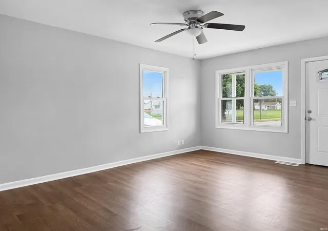 Photo 4 of Sale Pending at 3022 N Fulton Ave, Evansville, IN 47710 | MLS# 202627152 | Listing updated on 2026-09-04