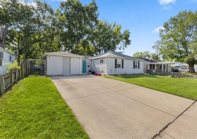 Homes for sale in South Bend, IN | 317 Preston Dr, South Bend, IN 46615 | MLS# 202627155