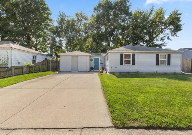 Homes for sale in South Bend, IN | 317 Preston Dr, South Bend, IN 46615 | MLS# 202627155