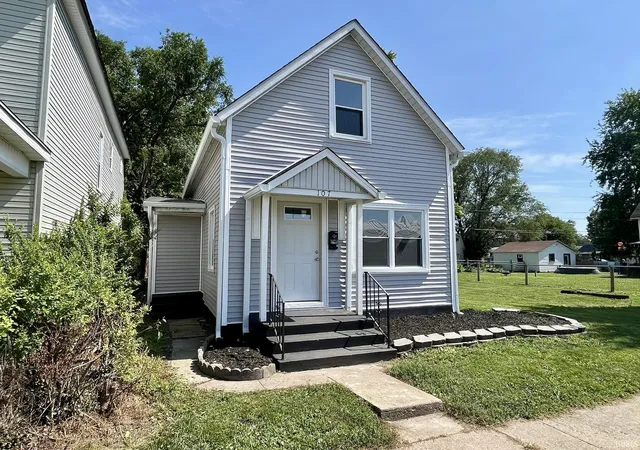 2nd image of 107 W 8th St, Peru, IN 46970 | MLS# 202627157