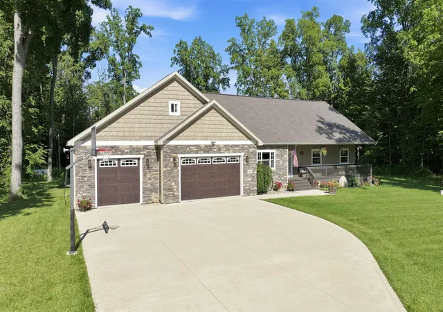 Homes for sale in Fremont, IN | 2875 E 700 N, Fremont, IN 46737 | MLS# 202627158