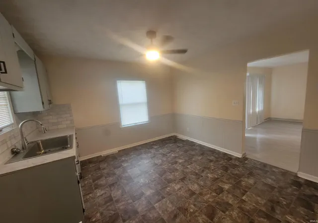 4th image of 221 S Munson Ave, Portland, IN 47371 | MLS# 202627159