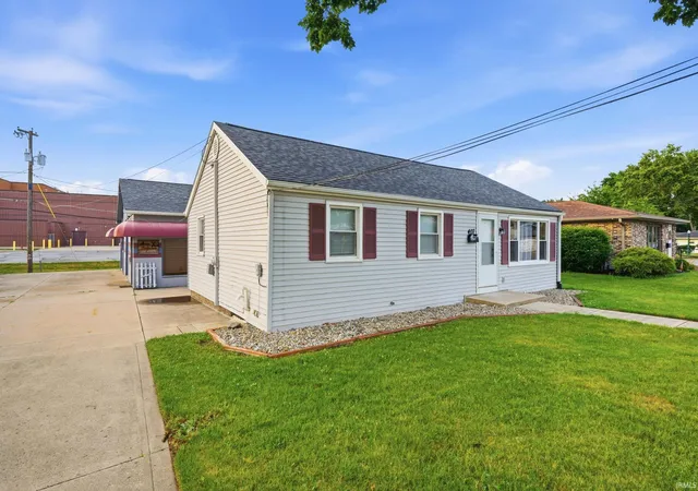 Photo 1 of Sale Pending at 407 E Wayne St, Kendallville, IN 46755 | MLS# 202627162 | Listing updated on 2026-08-19