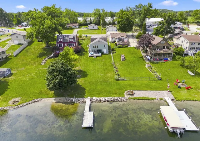 Photo 3 of Sale Pending at 1835 E Bair Rd, Columbia City, IN 46725 | MLS# 202627171 | Listing updated on 2026-09-16