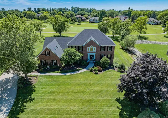 Photo 3 of Sale Pending at 1710 Sycamore Hills Dr, Fort Wayne, IN 46814 | MLS# 202627174 | Listing updated on 2026-07-11