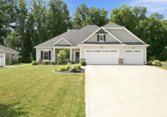 Photo 1 of Sale Pending at 114 Edenbridge Blvd, Fort Wayne, IN 46845 | MLS# 202627202 | Listing updated on 2026-07-12