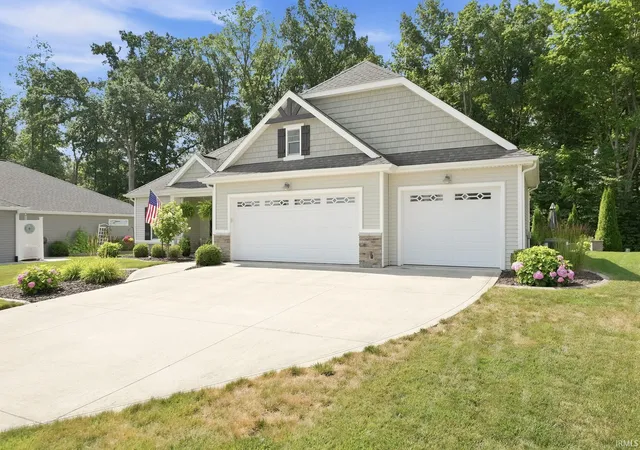 Photo 3 of Sale Pending at 114 Edenbridge Blvd, Fort Wayne, IN 46845 | MLS# 202627202 | Listing updated on 2026-07-12