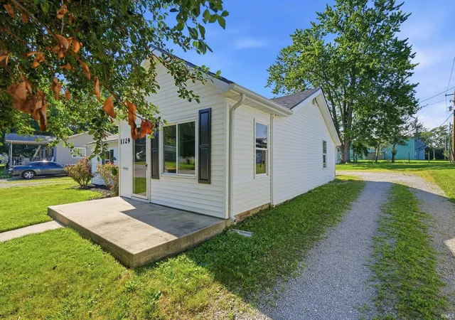 Photo 2 of Manufactured home for sale at 1729 Madison St, Decatur, IN 46733 | MLS# 202627209 | Listing updated on 2026-07-25