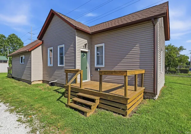 2nd image of 731 Saint Frncis Dr, Fort Wayne, IN 46808 | MLS# 202627218