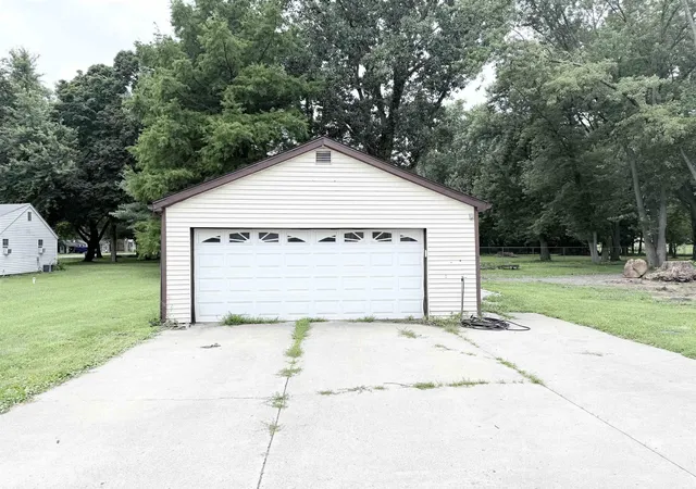 5th image of 65159 Us 31 Hwy, Lakeville, IN 46536 | MLS# 202627219