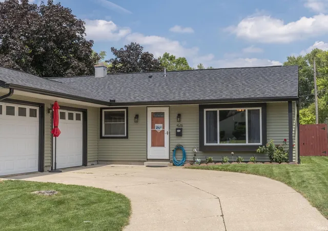 Photo 2 of Sale Pending at 4626 Crawford Ct, South Bend, IN 46614 | MLS# 202627225 | Listing updated on 2026-07-11