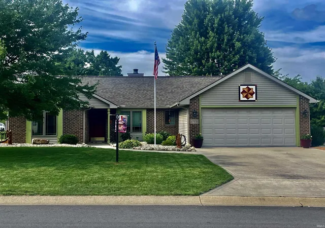 Homes for sale in Columbia City, IN | 1773 E Ravenwood Ln, Columbia City, IN 46725 | MLS# 202627234