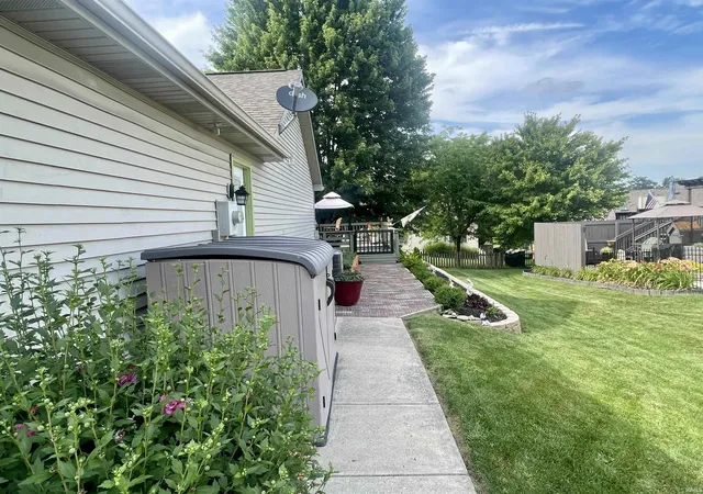 Homes for sale in Columbia City, IN | 1773 E Ravenwood Ln, Columbia City, IN 46725 | MLS# 202627234
